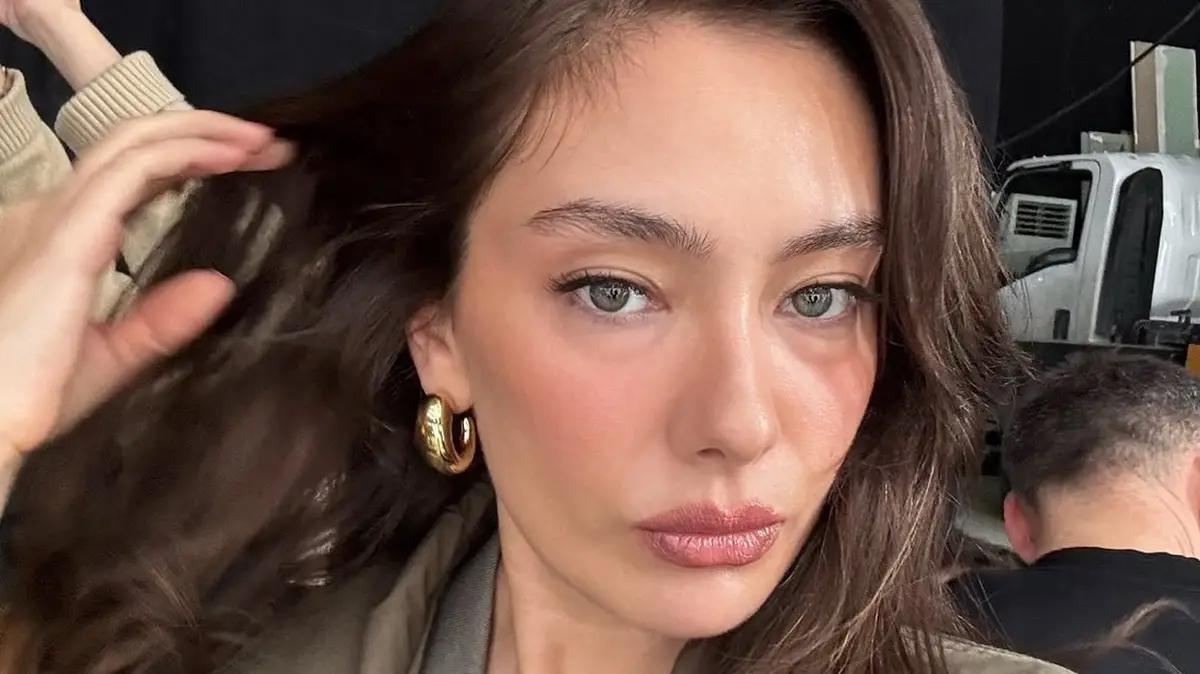 Neslihan Atagül'den doğal poz! Beğeni topladı