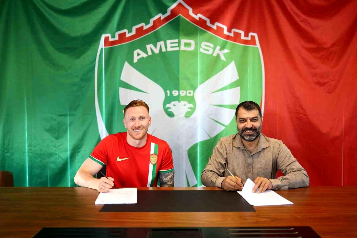 Amed Sportif Faaliyetler, David Bates'i açıkladı