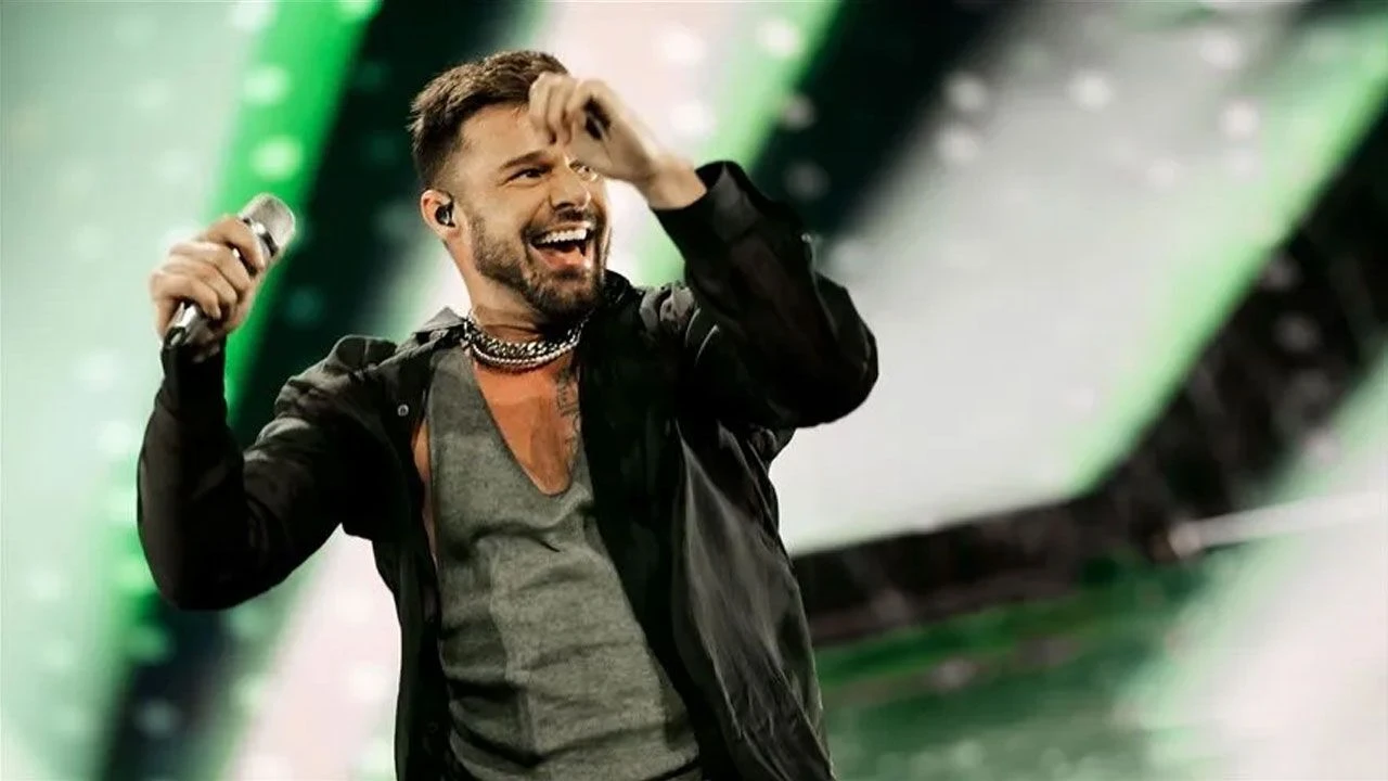 15 yıl sonra İstanbul’a ayak bastı! Ricky Martin konser öncesi görüntülendi