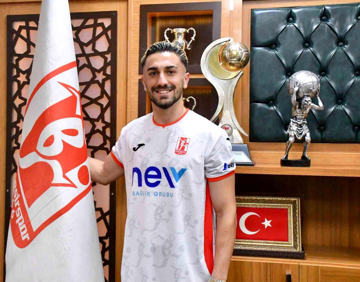 Balıkesirspor, Ferit Özler'i renklerine bağladı
