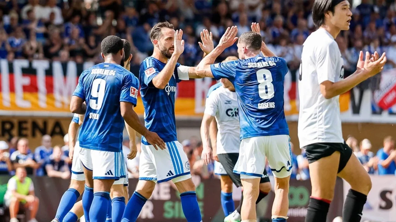Schalke'den Kenan Karaman kararı: Bundesliga'da da kaptanlığa devam edecek