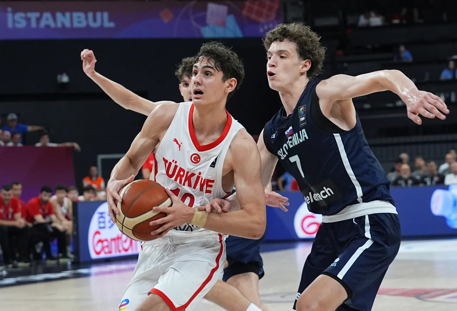 U17 Milliler, Slovenya'yı farklı yendi!