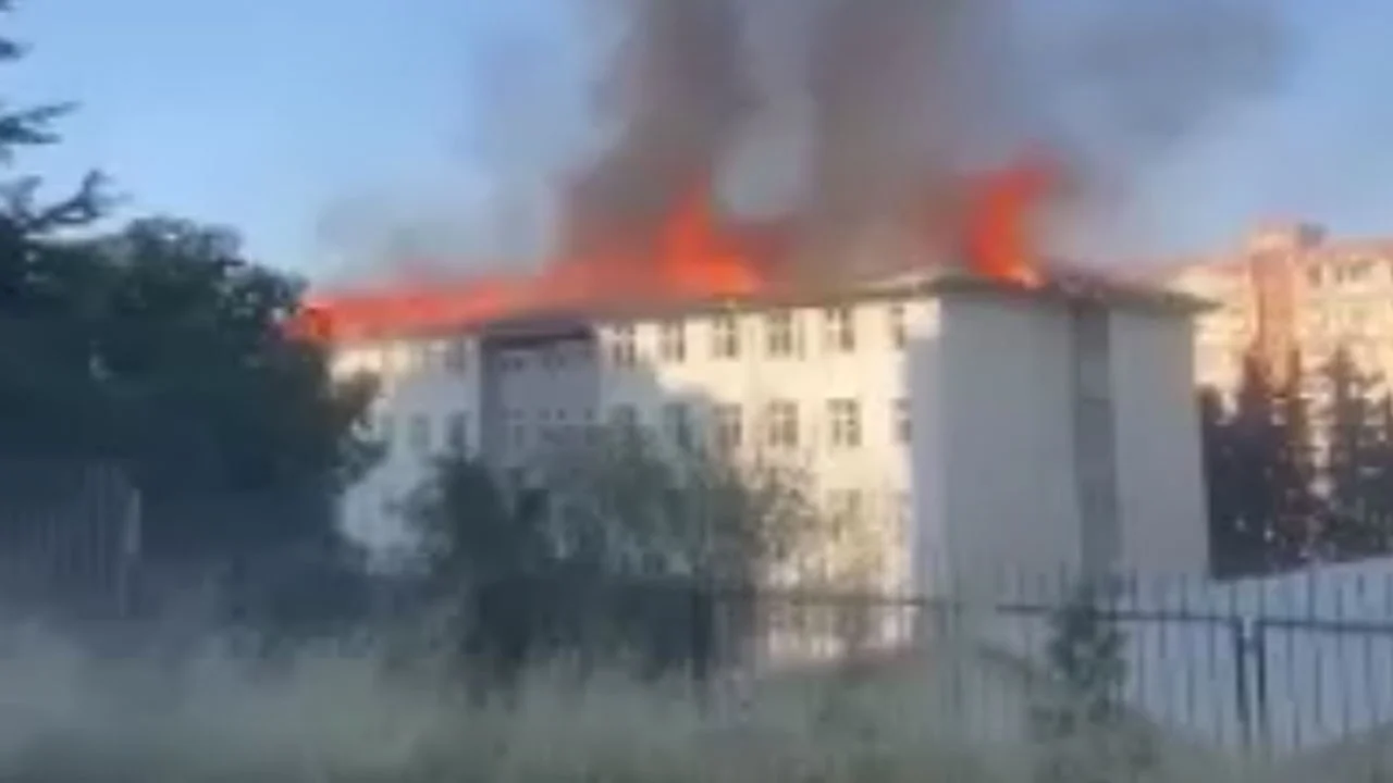 İstanbul’da okulda yangın çıktı! Çok sayıda itfaiye olay yerinde