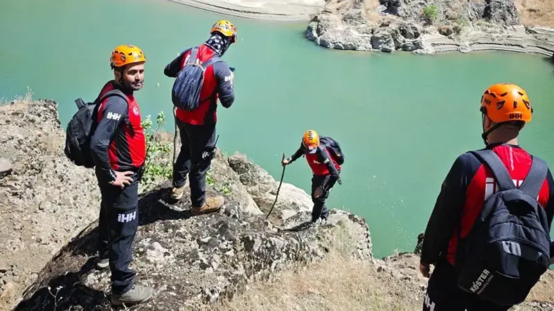 Derede kaybolan Aziz aranıyor