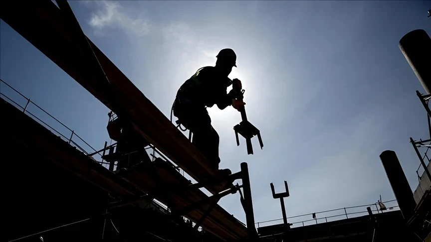 Serinlemek için inşaat çukurunda biriken suya giren iki kardeş boğuldu