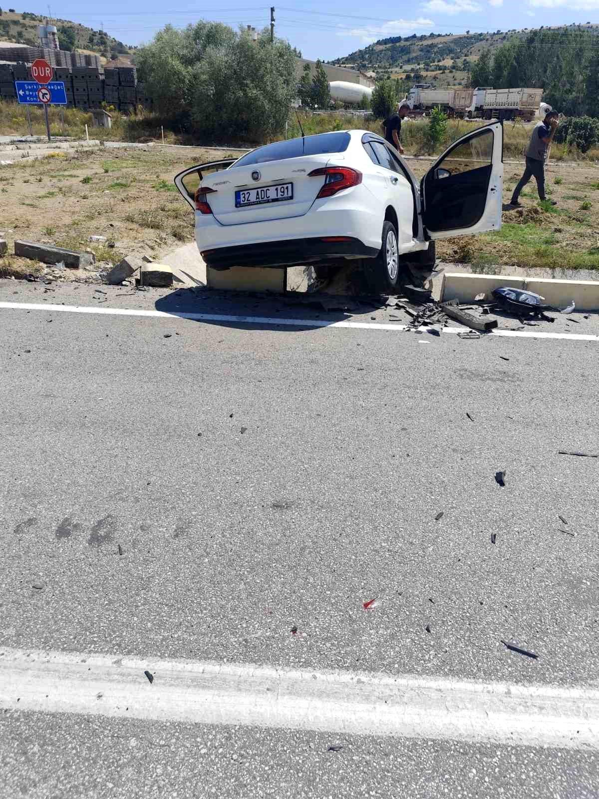 Isparta'da trafik kazası ucuz atlatıldı
