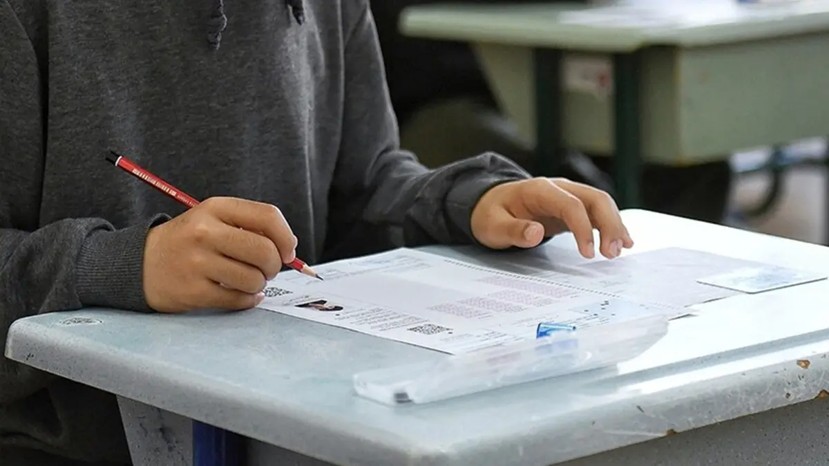 LGS SORU CEVAP ANAHTARI: LGS A-B-C-D Sözel-Sayısal soru kitapçığı çözümleri...