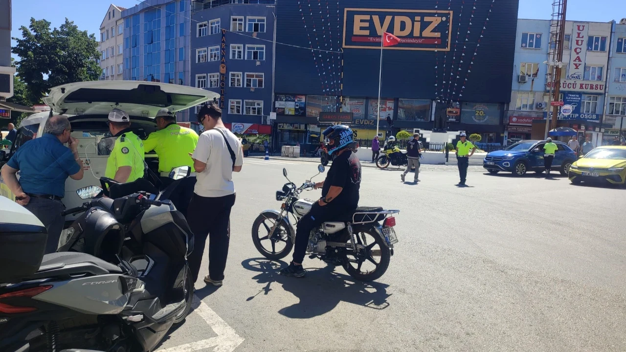 Üst üste 2 gün kasksız yakalanan motosiklet sürücüsüne ceza
