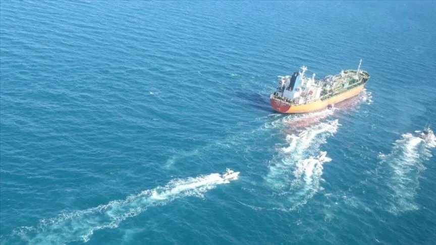 ABD ordusundan Hint Okyanusu'ndaki petrol tankerine müdahale