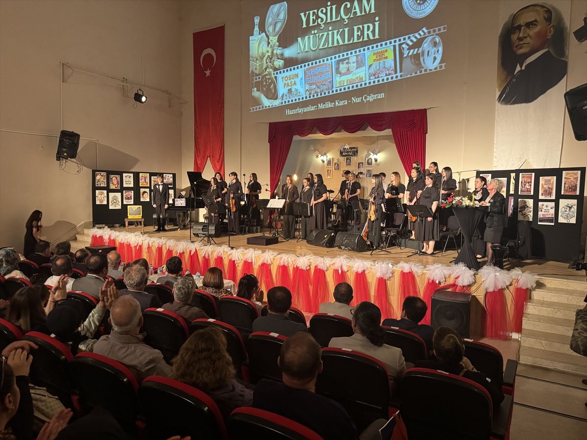 Çankırı'da lise öğrencileri "Yeşilçam Müzikleri" konseri verdi