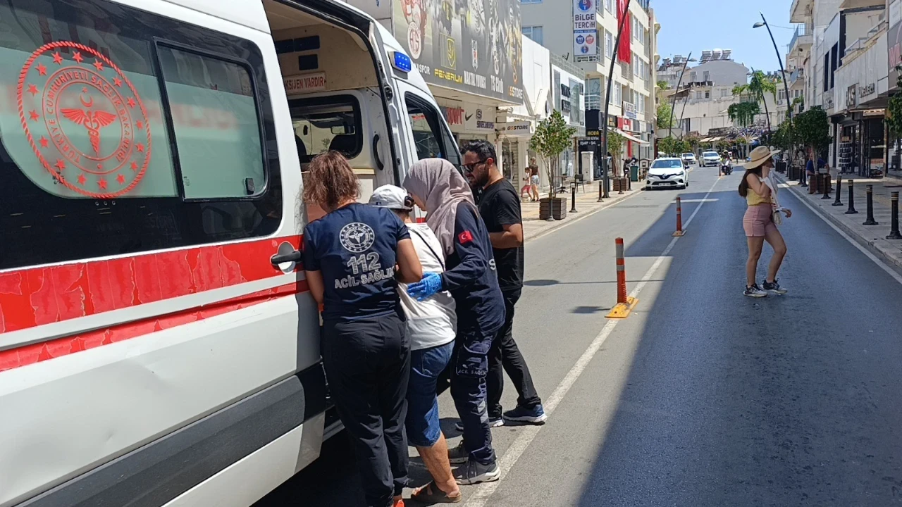Kadına çarptı, ekipleri beklemeden kaçtı