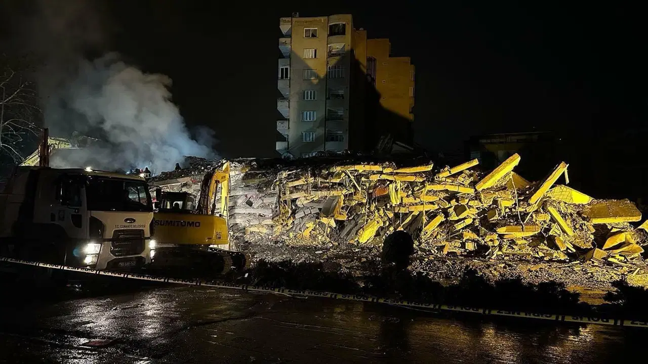 Yargıtay, depremde yıkılan Bilge Sitesi davasında 21 yıl alan sanığa beraat istedi