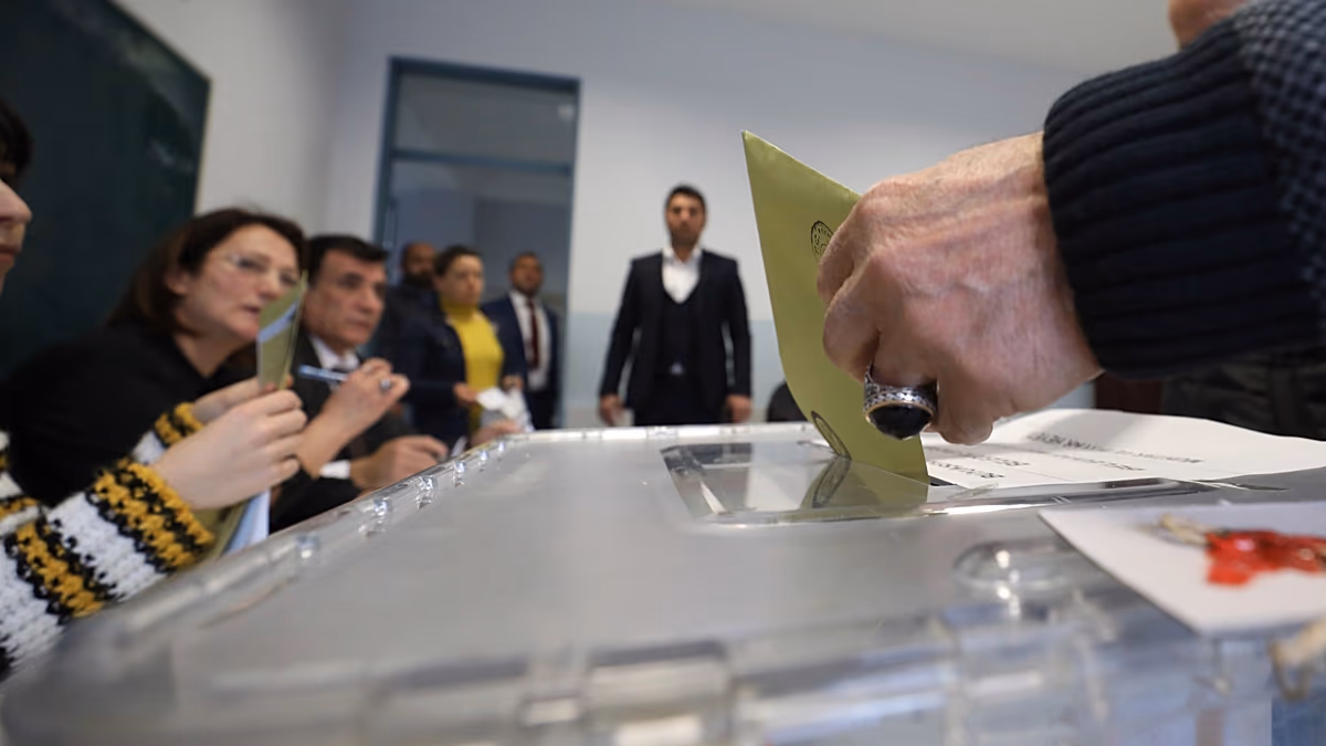 Dört şehirde yerel seçimler: Oy sayımına başlandı