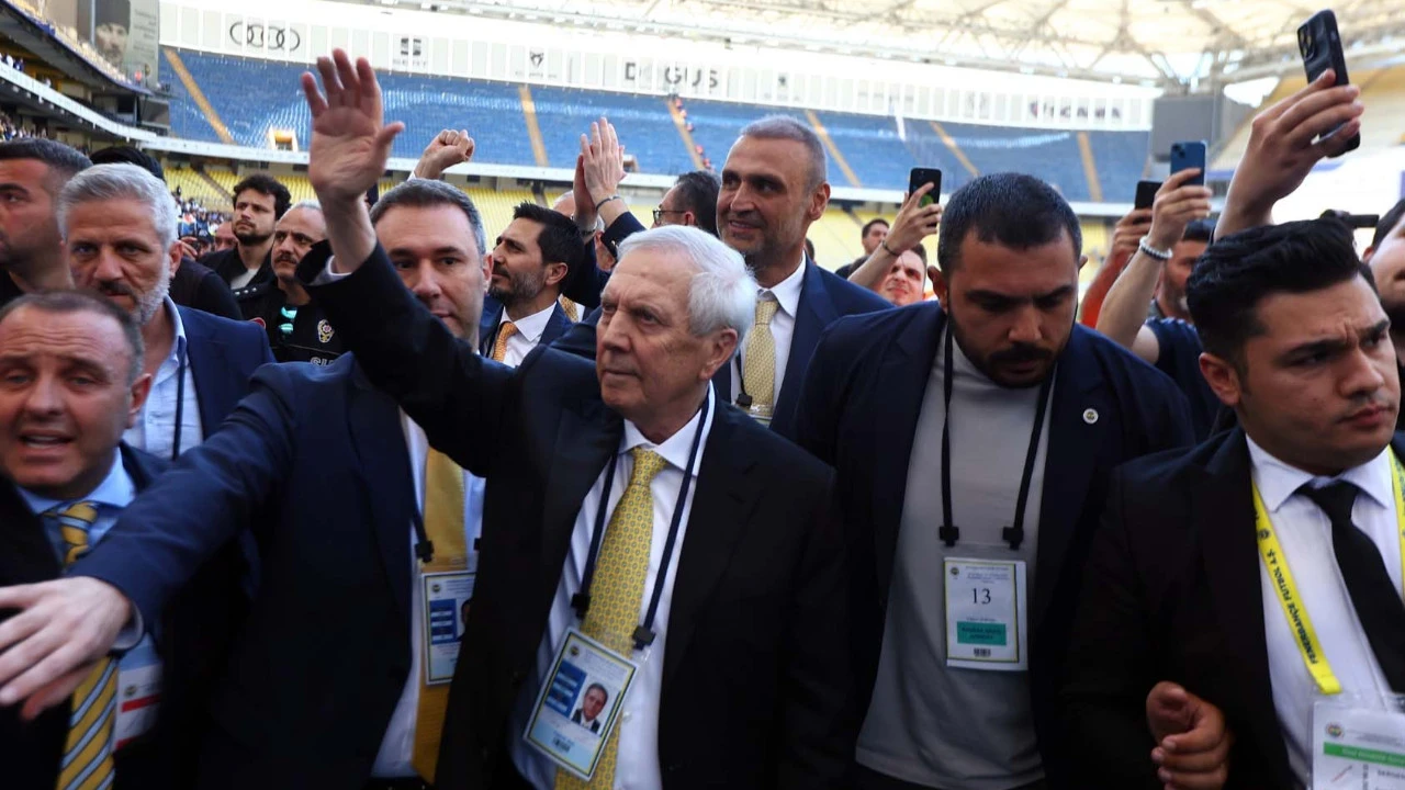 Aziz Yıldırım’dan ters köşe! 8 yıllık planı hayata geçiyor! Fenerbahçe’de futbolun yeni patronu belli oldu