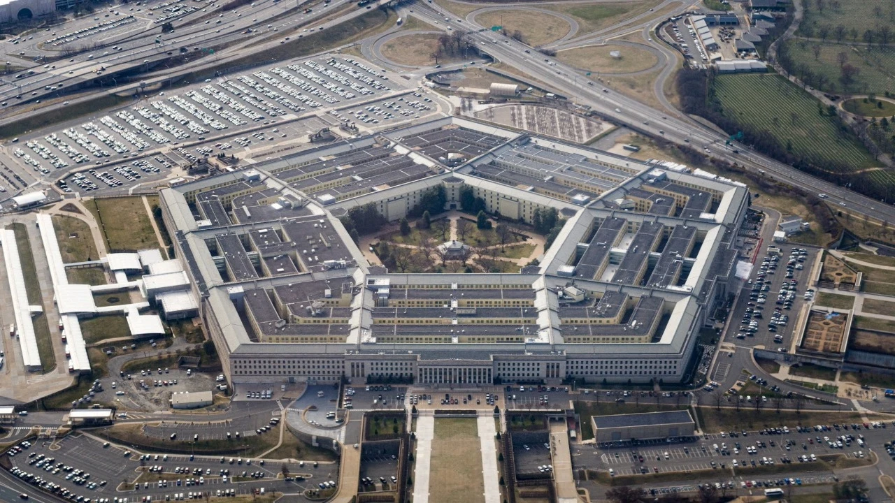 Pentagon'da tehlikeli madde alarmı! Birçok kat ve koridor kapatıldı