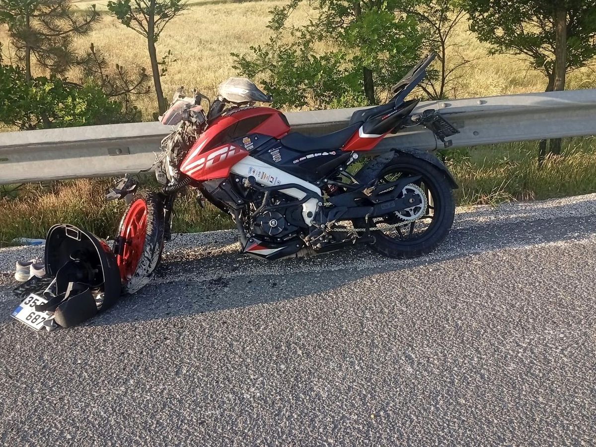 Uşak'ta motosiklet kamyona arkadan çarptı: 1 ölü