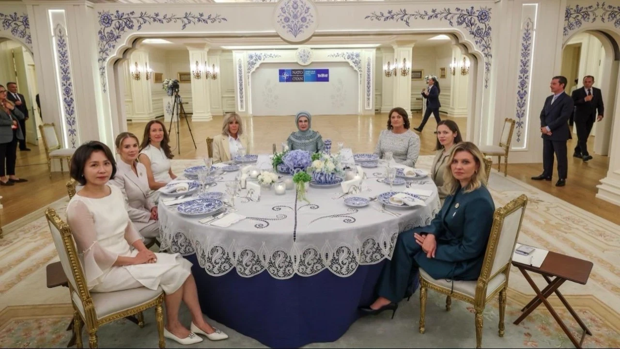 “First Lady’ler” masasının renkli hikayesi