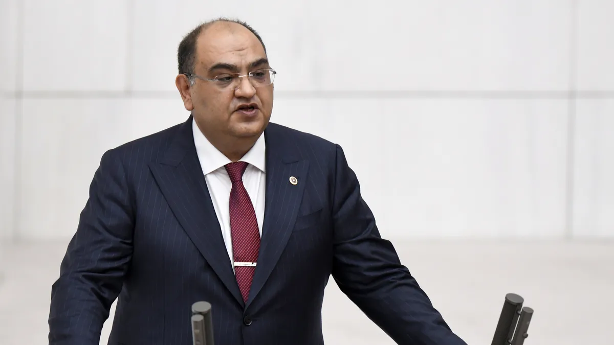 AK Parti’ye geçeceği konuşulan Gürban’dan Kavuncu’nun “namus” sözüne tepki: Derhal ihraç edilmeli