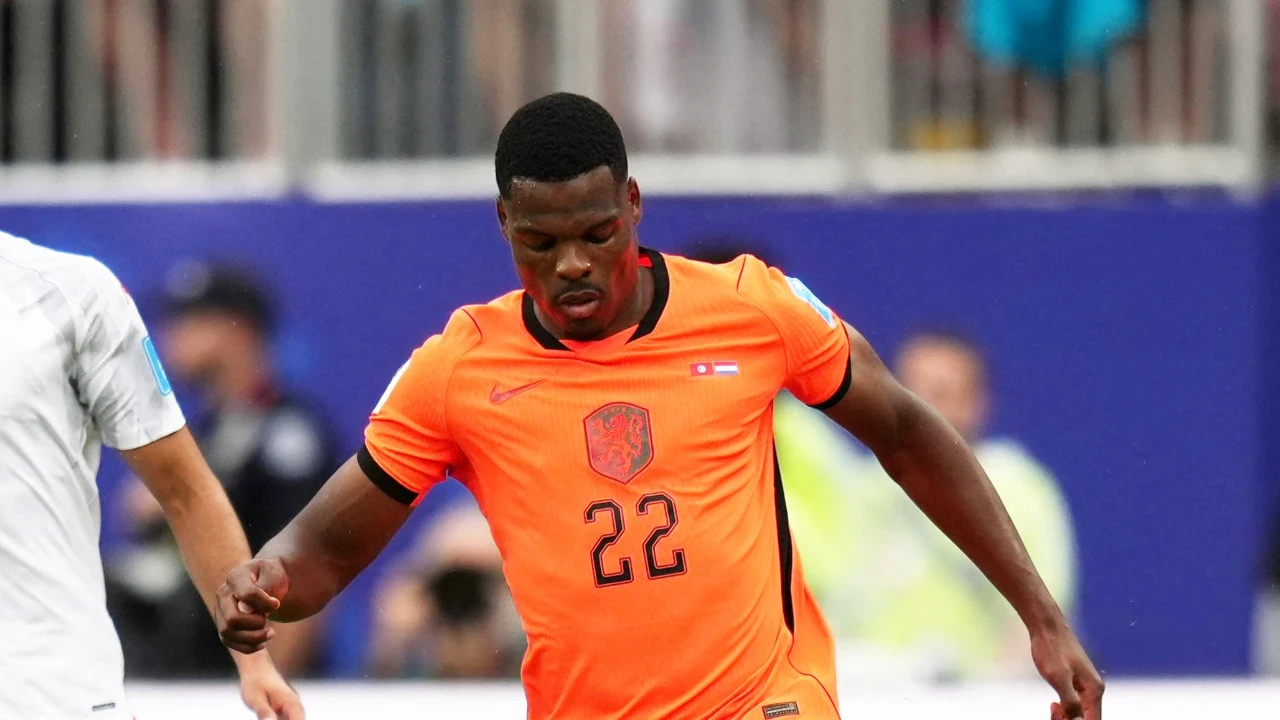 Real Madrid, Denzel Dumfries’i renklerine bağladı
