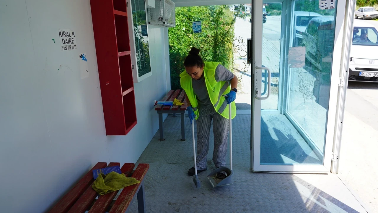 Bilecik’te duraklarda temizlik ve yıkama çalışması yapıldı