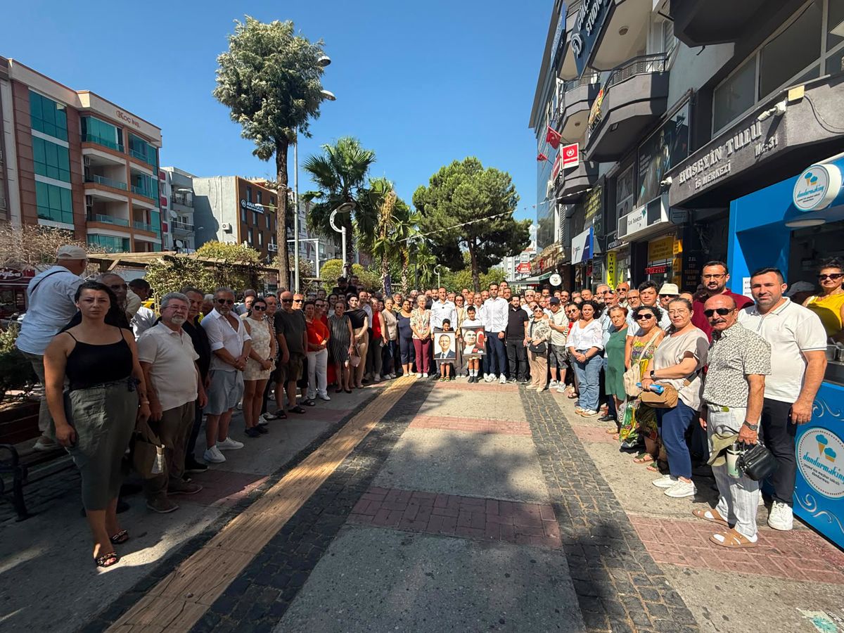 Chp izmir ve aydın’da toplu istifalar... "özgür özel'in yanındayız"