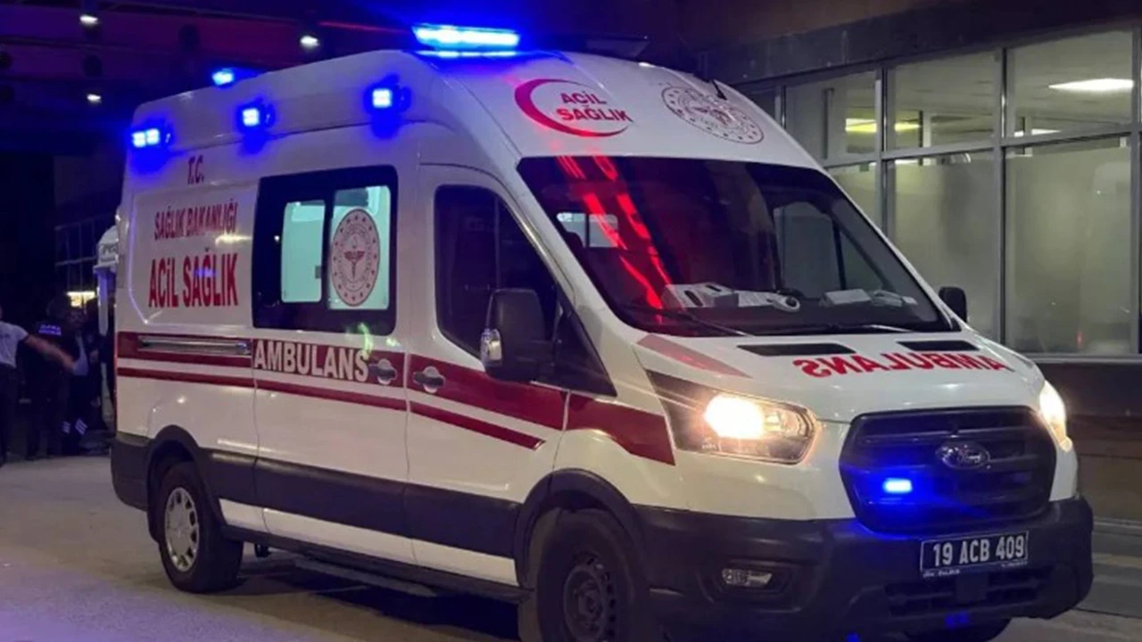 Burdur'da dehşet: İkiz kardeşini ekmek bıçağıyla yaraladı