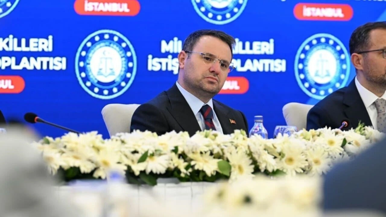 Bakan Gürlek açıkladı! İstanbul merkezli operasyonda 54 gözaltı!