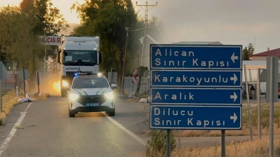 Gözler Alican Sınır Kapısı'na çevrildi! Ermenistan'dan gönderilen yük Türkiye'ye ulaştı | DÜNYA HABERLERİ