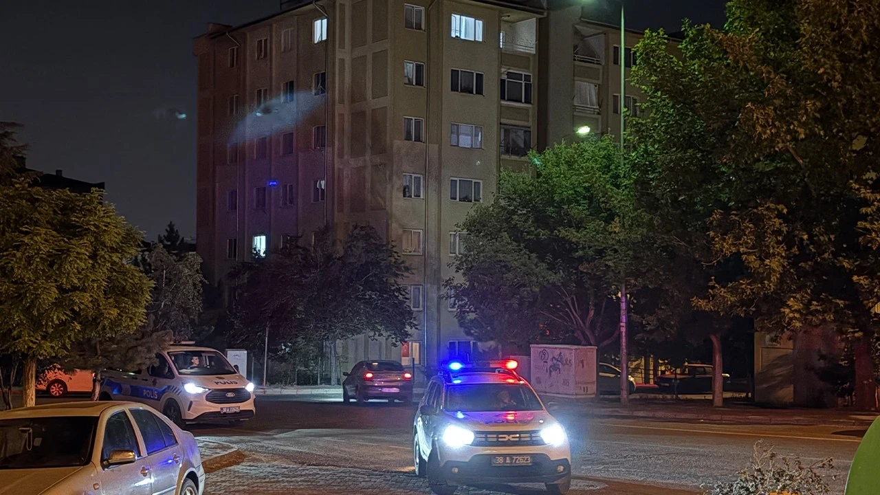 Metrelerce yükseklikten düştü! Minik çocuğun hayati tehlikesi bulunuyor
