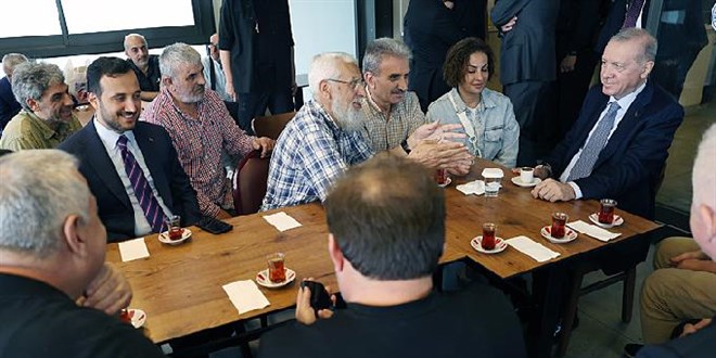 Cumhurbaşkanı Erdoğan İstanbul'da vatandaşlarla bir araya geldi