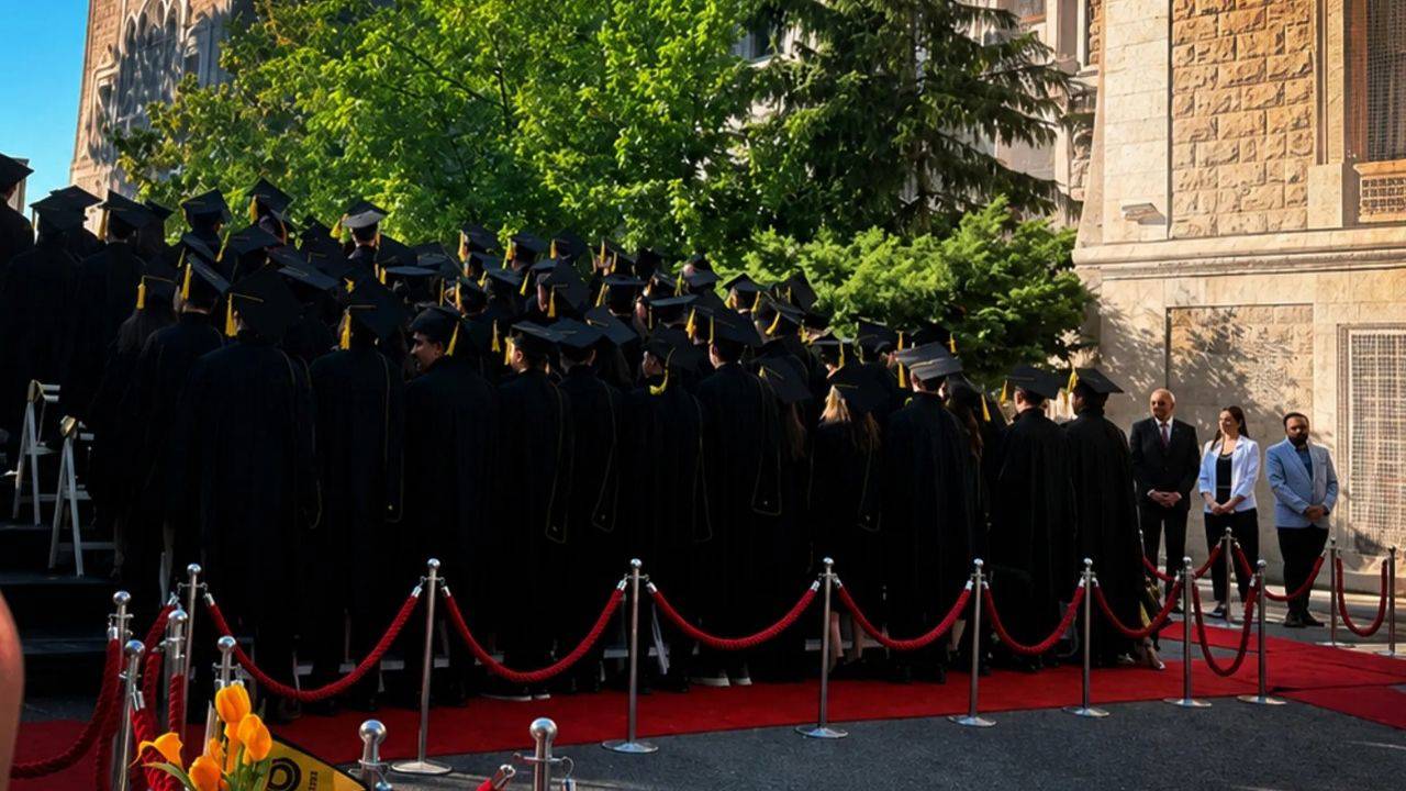 Mezuniyet töreni iptal edilmişti: Okullar tepeden inme kararlarla yönetilemez