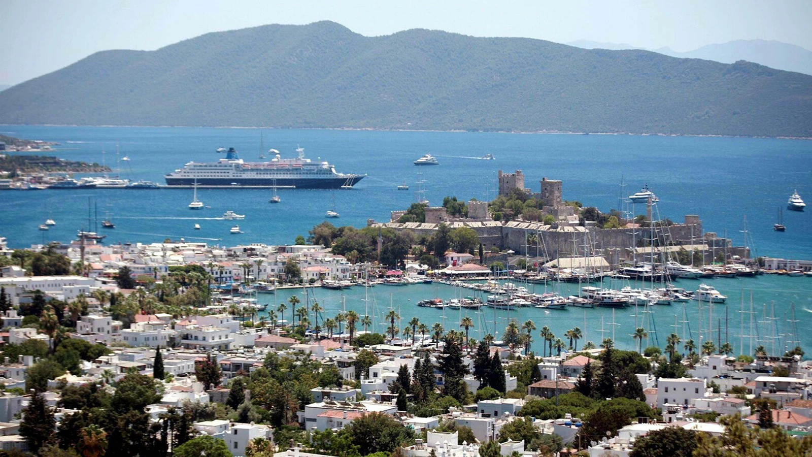 Bodrum'a ilk 5 ayda 172 bin turist geldi! Sahte rezervasyon uyarısı