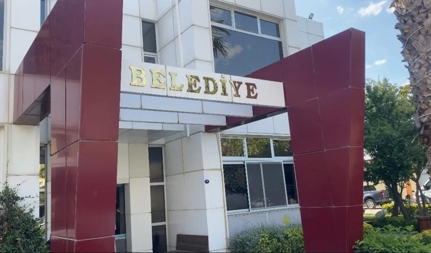 Seferihisar Belediyesi'ne soruşturma: İmar müdürü tutuklandı