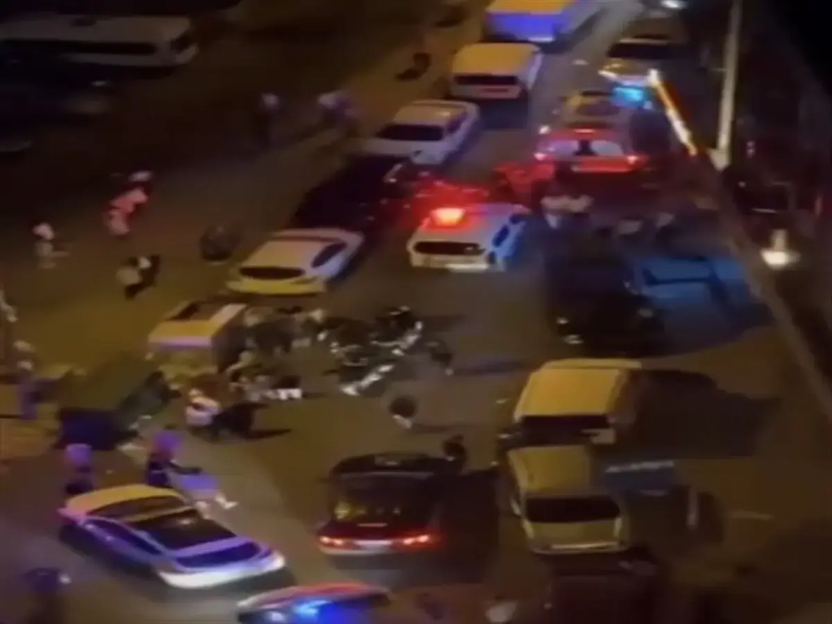 Esenler'de eşler kavga etti, polis gelince pencereden düştü!