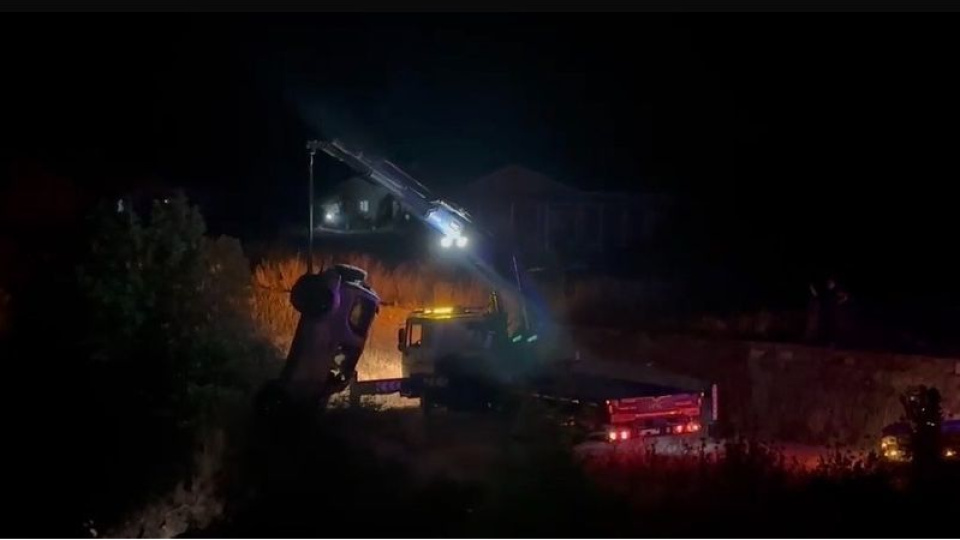 Çanakkale'de cip dereye yuvarlandı: 1 ölü