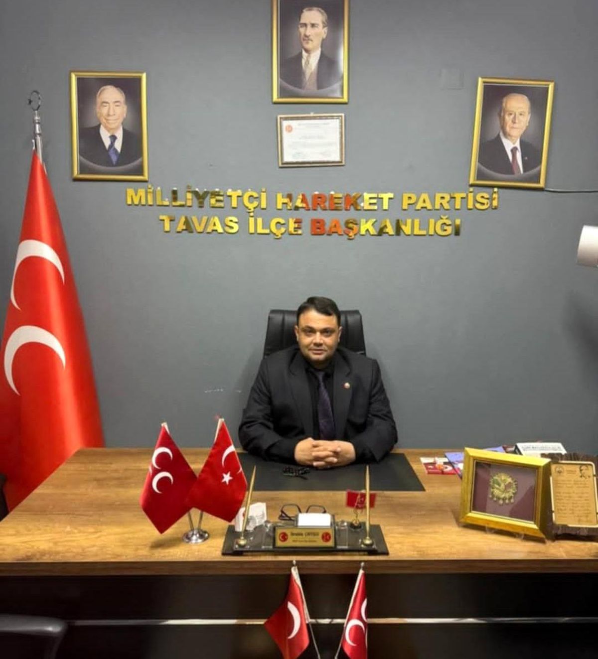 Denizli MHP'de 2 ilçe başkanı görevinden istifa etti