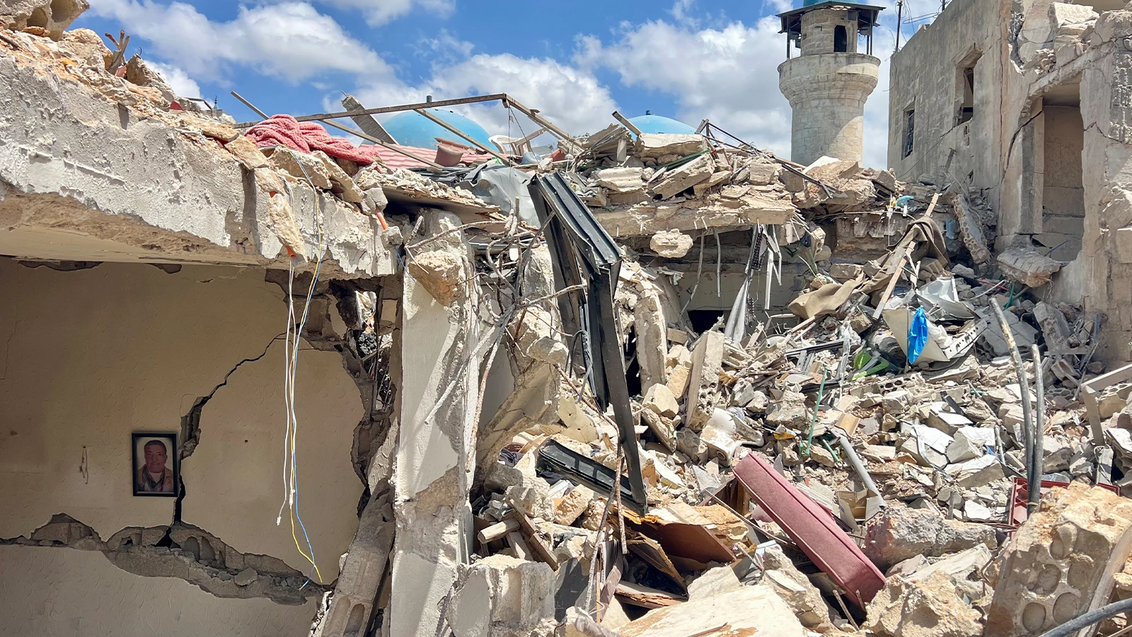 İsrail'in Lübnan'a saldırılarında can kaybı 3 bin 826'ya yükseldi