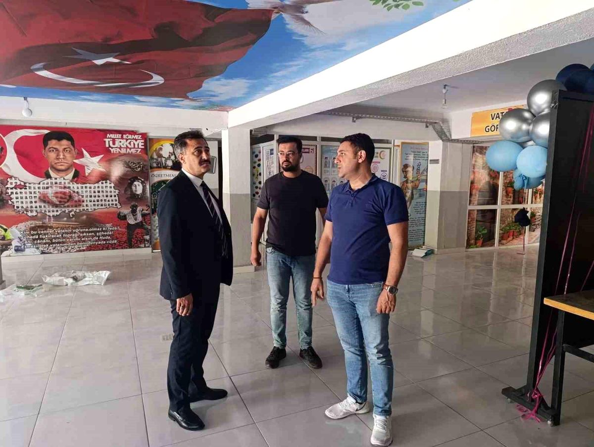Bolvadin'de ki okullarda bakım ve onarım çalışmaları sürüyor