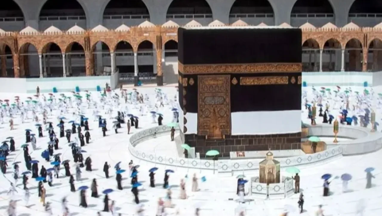 Umre vizesinde yeni dönem: Suudi Arabistan kuralları değiştirdi