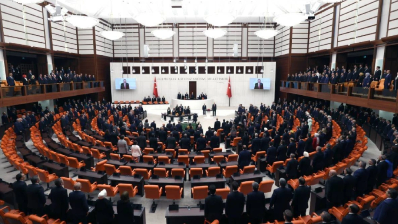 AKP kaynakları açıkladı: CHP'li isimlerin fezlekelerine erteleme