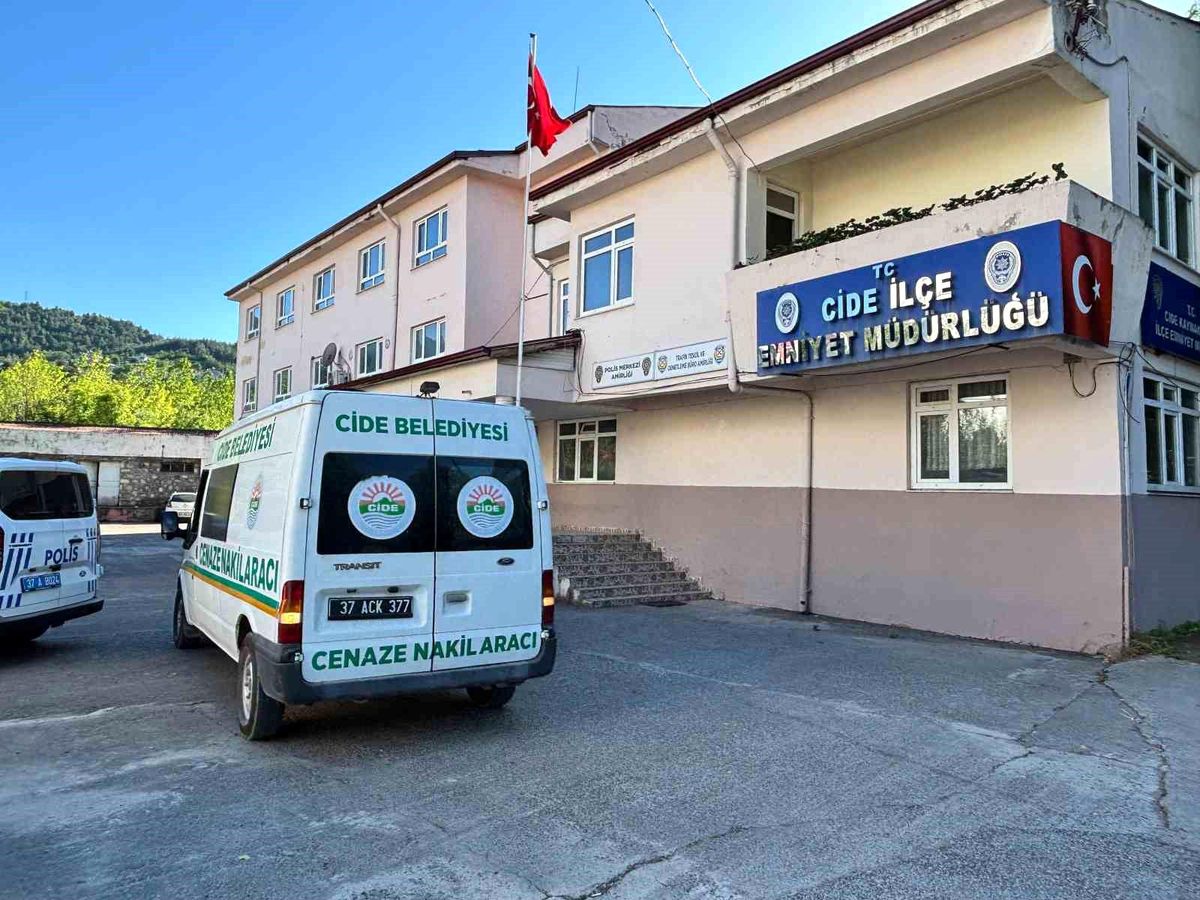 Kastamonu'da metruk binada erkek cesedi bulundu