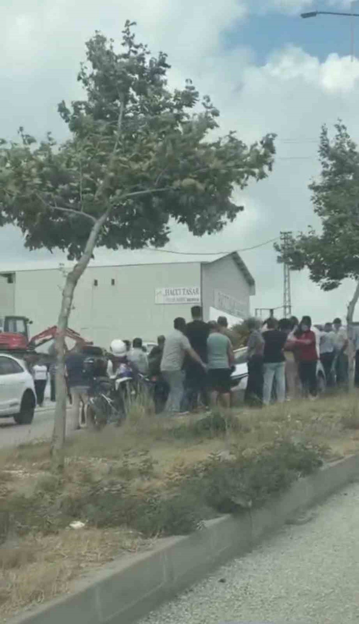 Taziyeye gitmek isterken otomobilin çarptığı yaşlı kadın hayatını kaybetti
