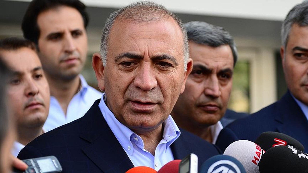 Gürsel Tekin'den 'tepkili' CHP'lilere: Kılıçdaroğlu sizi var eden liderinizdir