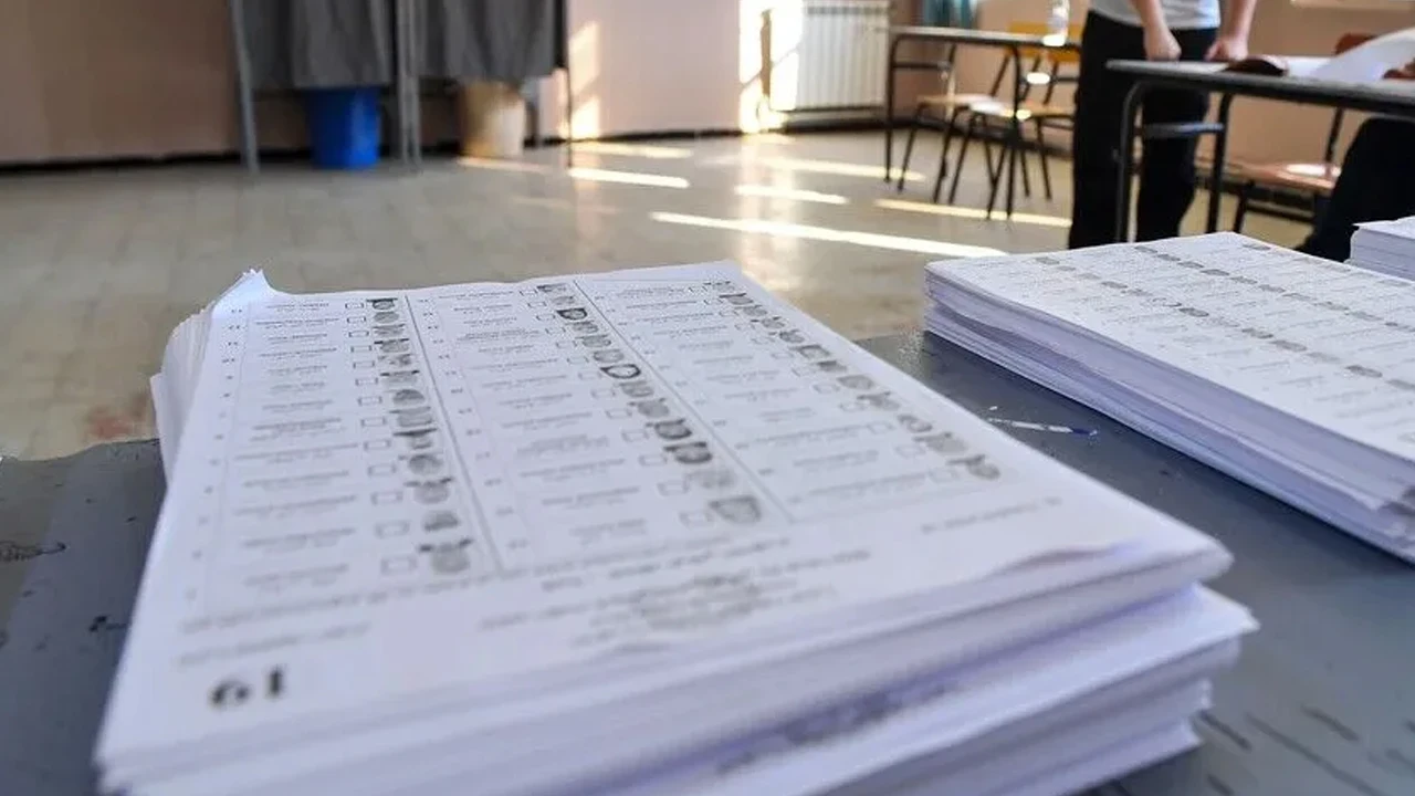 Cezayir'deki parlamento seçimlerinde katılım yüzde 20,79'da kaldı