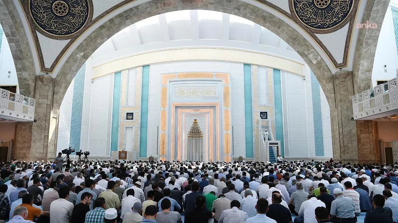 Diyanet'in cuma hutbesinde Kerbela vurgusu