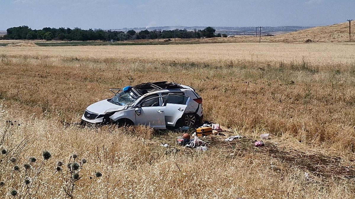 Diyarbakır'da tarlaya düşen cipte 1'i ağır 5 yaralı