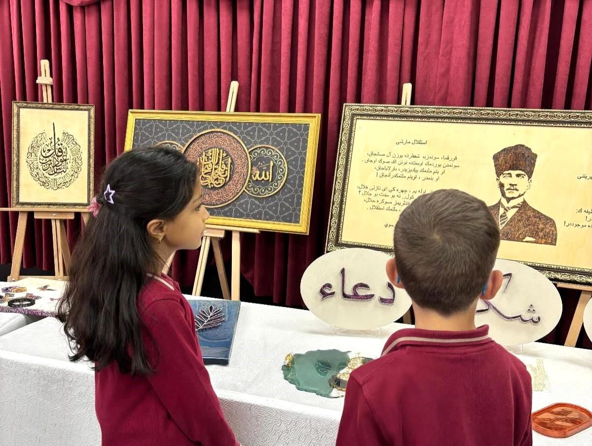 Aydıntepe'de öğrencilerin sanat ve deney çalışmaları sergilendi