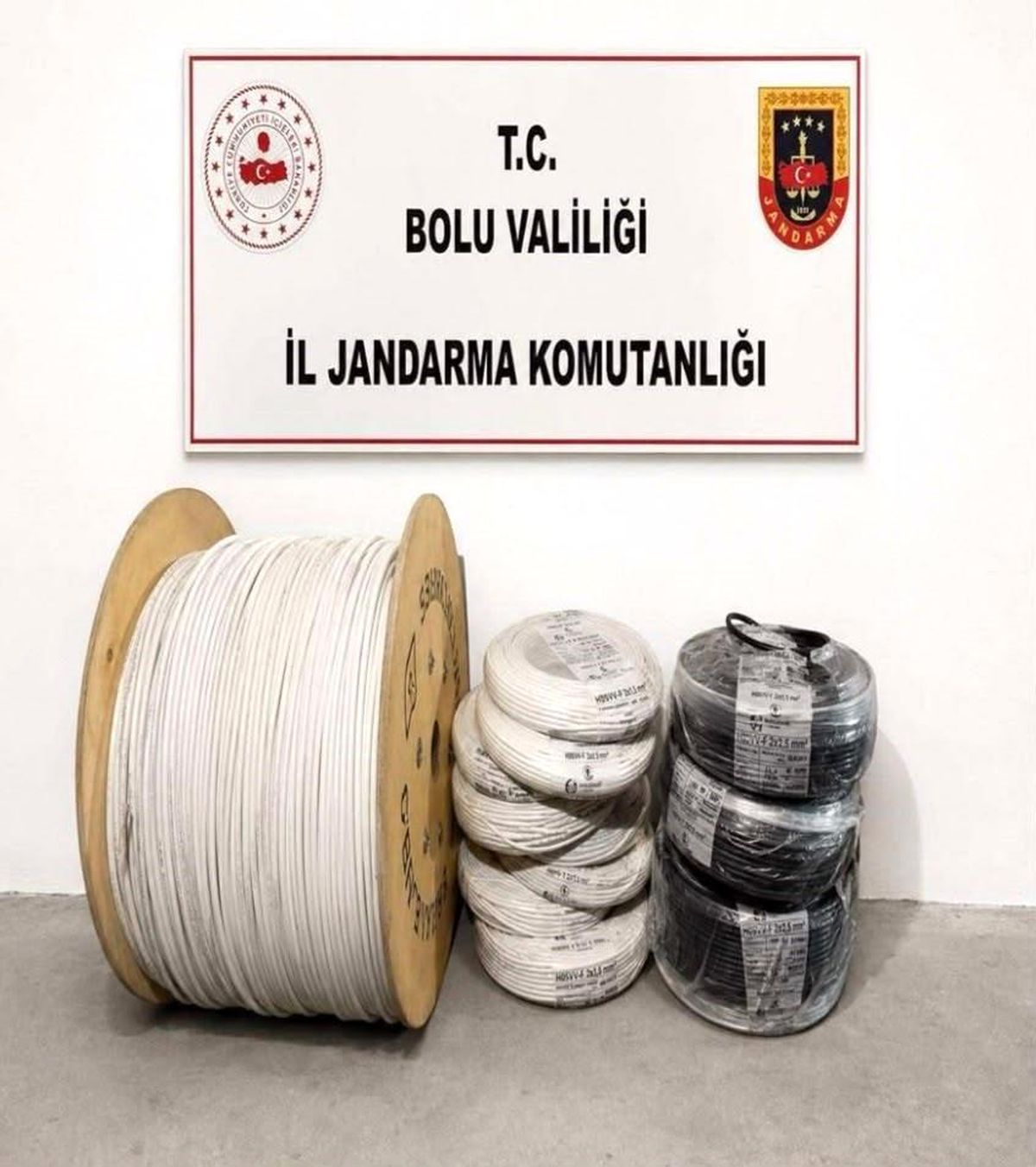 Bolu'da kablo hırsızlarını JASAT ekipleri yakaladı
