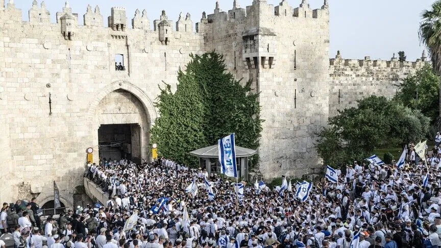 Kudüs Valiliği, 1300'den fazla İsrailli'nin Mescid-i Aksa'ya baskın düzenlediğini duyurdu