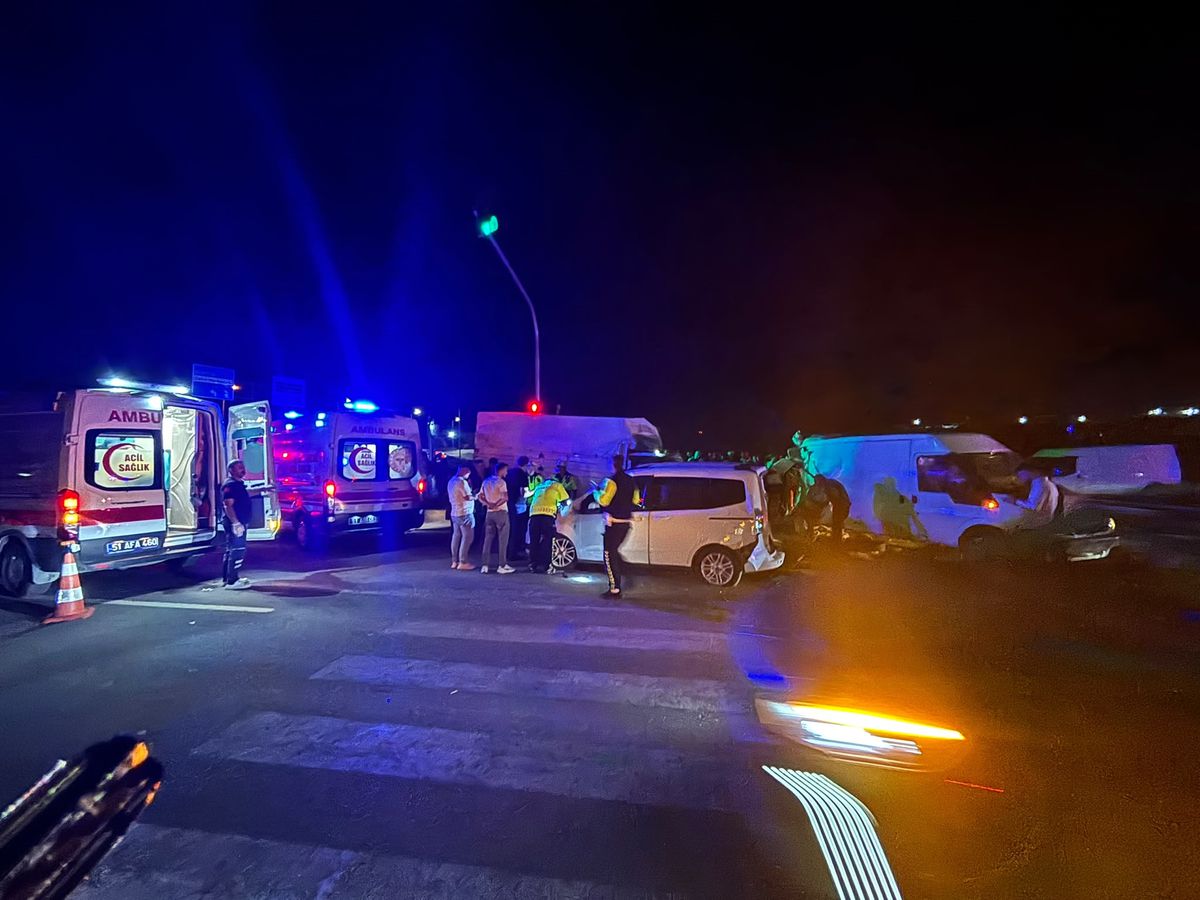 Niğde'de zincirleme kaza: 10 yaralı